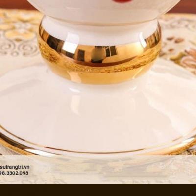 BÌNH DÁNG CÚP ĐẮP NỔI QUẢ DÂU